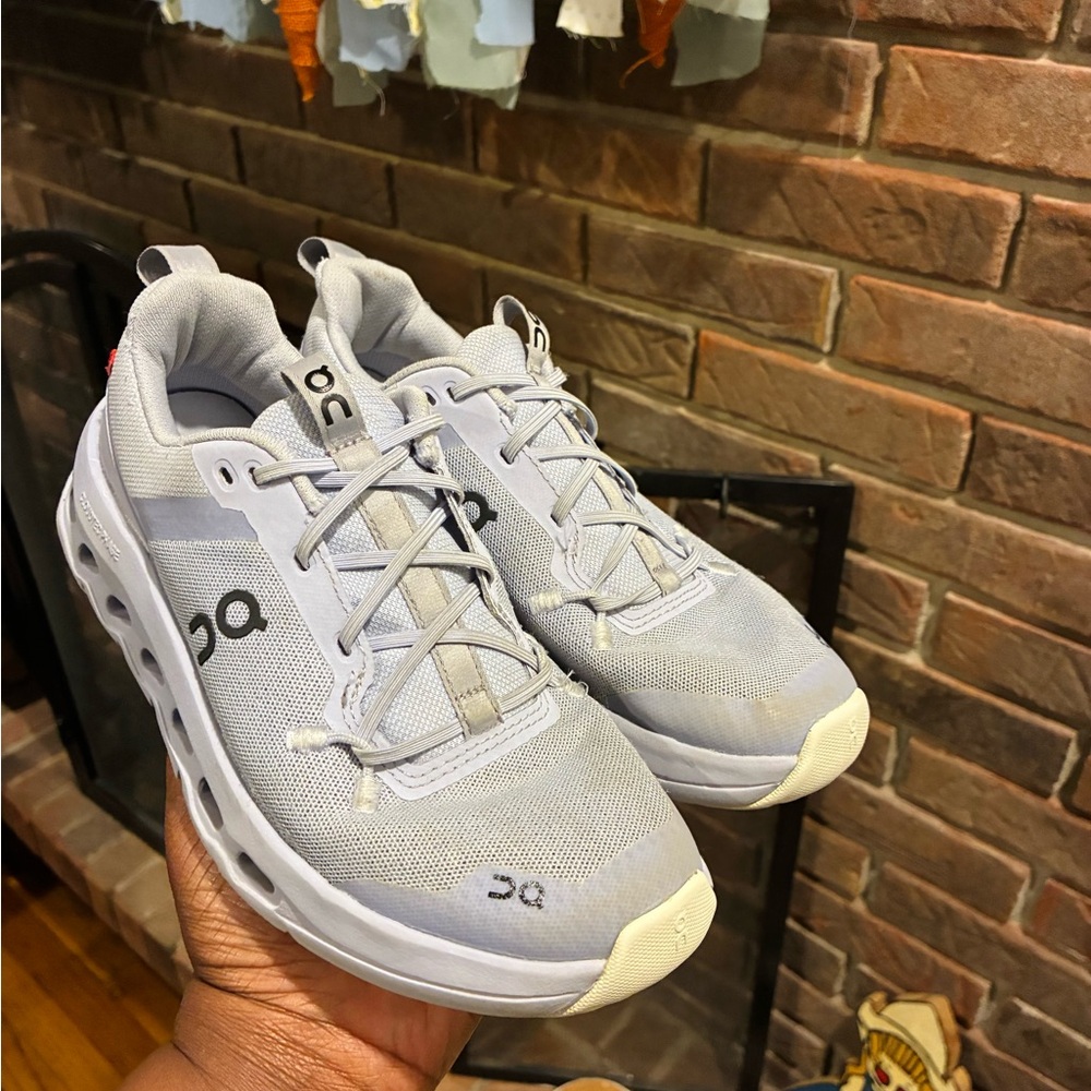 On Running Kids Shoes in Light Gray and White